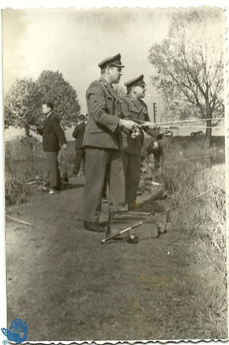 Zawody wędkarskie w dyscyplinie gruntowej na łowisku Kamieniok w roku 1964 r. br /Autor: Materiał z archiwum: Zarządu Koła PZW Nr 45 Racibórz-Miasto.